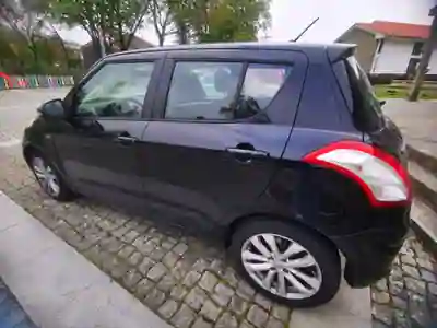 Suzuki Swift 2013 - 6000 EUR, 215000 km - AUTO.MOTO.pt - 215000km - foto 3 de 7