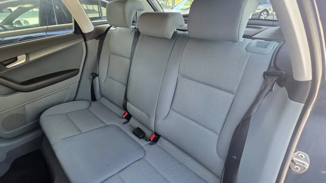 Audi A3 Sportback 2009 - 12990 EUR, 176000 km - AUTO.MOTO.pt - 176000km - foto 23 de 25