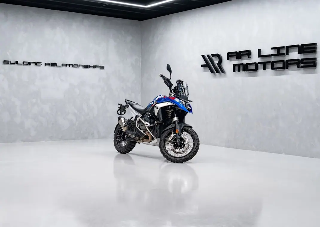 BMW F 800 GS Trophy 2024 - 19950 EUR, 6100 km - AUTO.MOTO.pt - 6100km - foto 1 de 13