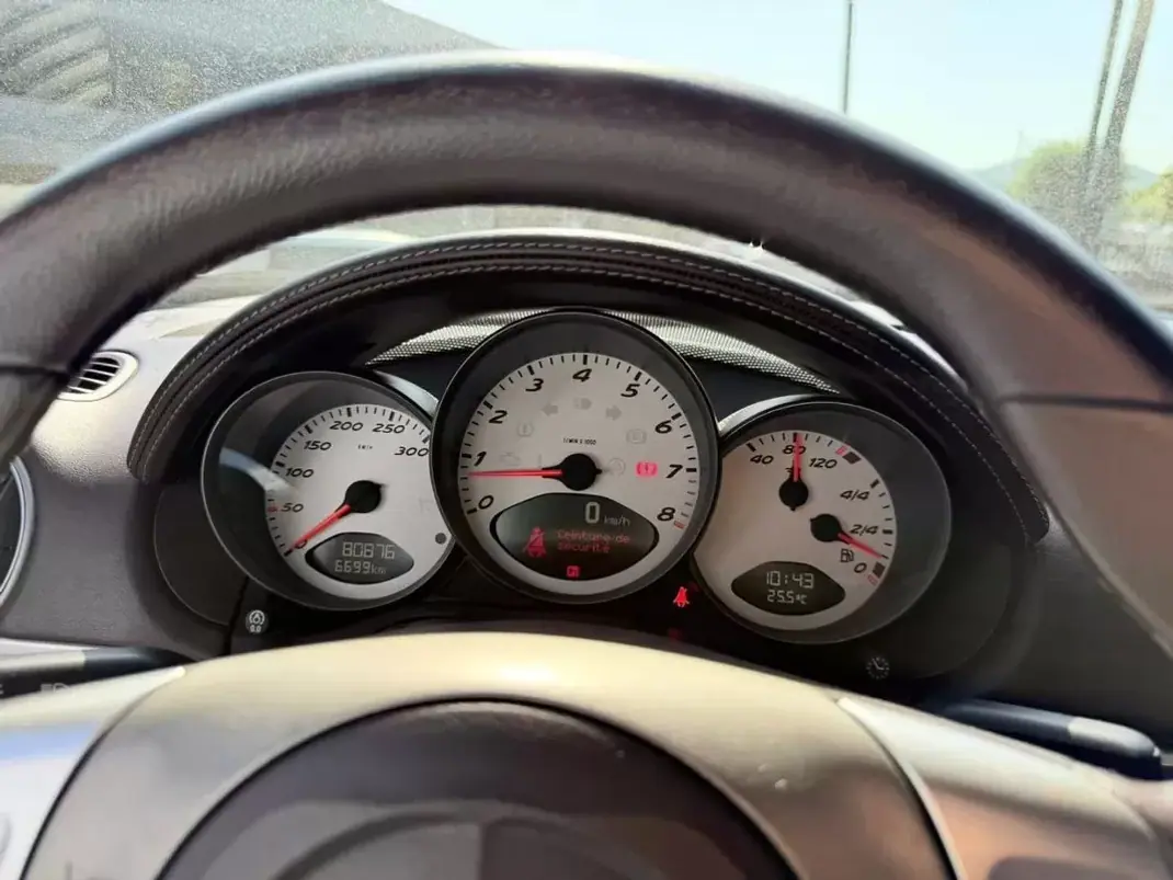 Porsche Boxster 2006 - 36500 EUR, 80000 km - AUTO.MOTO.pt - 80000km - foto 14 de 20