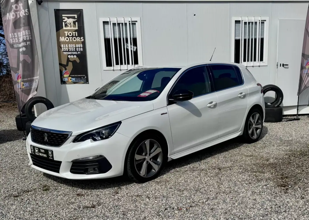 Peugeot 308 2020 - 14790 EUR, 30000 km - AUTO.MOTO.pt - 30000km - foto 1 de 29