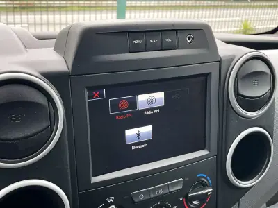 Citroën Berlingo 1.6 HDI IVA Dedutível 2019 - 10900 EUR, 142000 km - AUTO.MOTO.pt - 142000km - foto 26 de 36