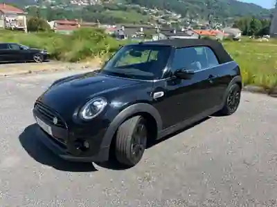 MINI Cabrio 2020 - 18400 EUR, 133000 km - AUTO.MOTO.pt - 133000km - foto 17 de 20