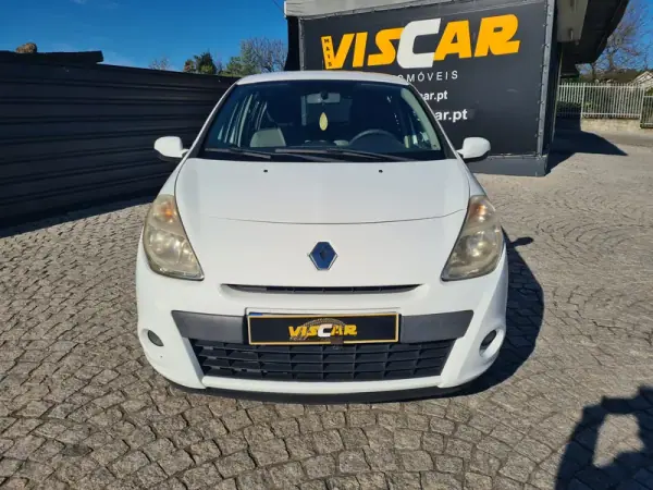 Renault Clio 2011 - 6950 EUR, 249000 km - AUTO.MOTO.pt - 249000km - foto 5 de 10
