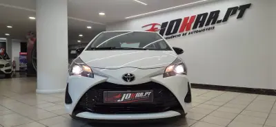 Toyota Yaris 2020 - 12990 EUR, 61278 km - AUTO.MOTO.pt - 61278km - foto 3 de 39