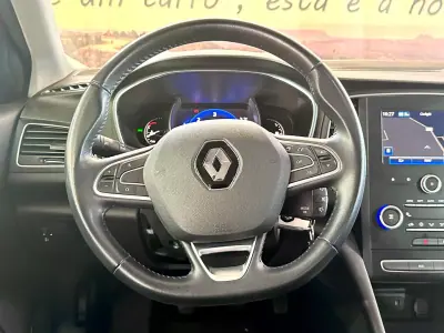 Renault Mégane Sport Tourer 2018 - 14900 EUR, 110134 km - AUTO.MOTO.pt - 110134km - foto 18 de 27