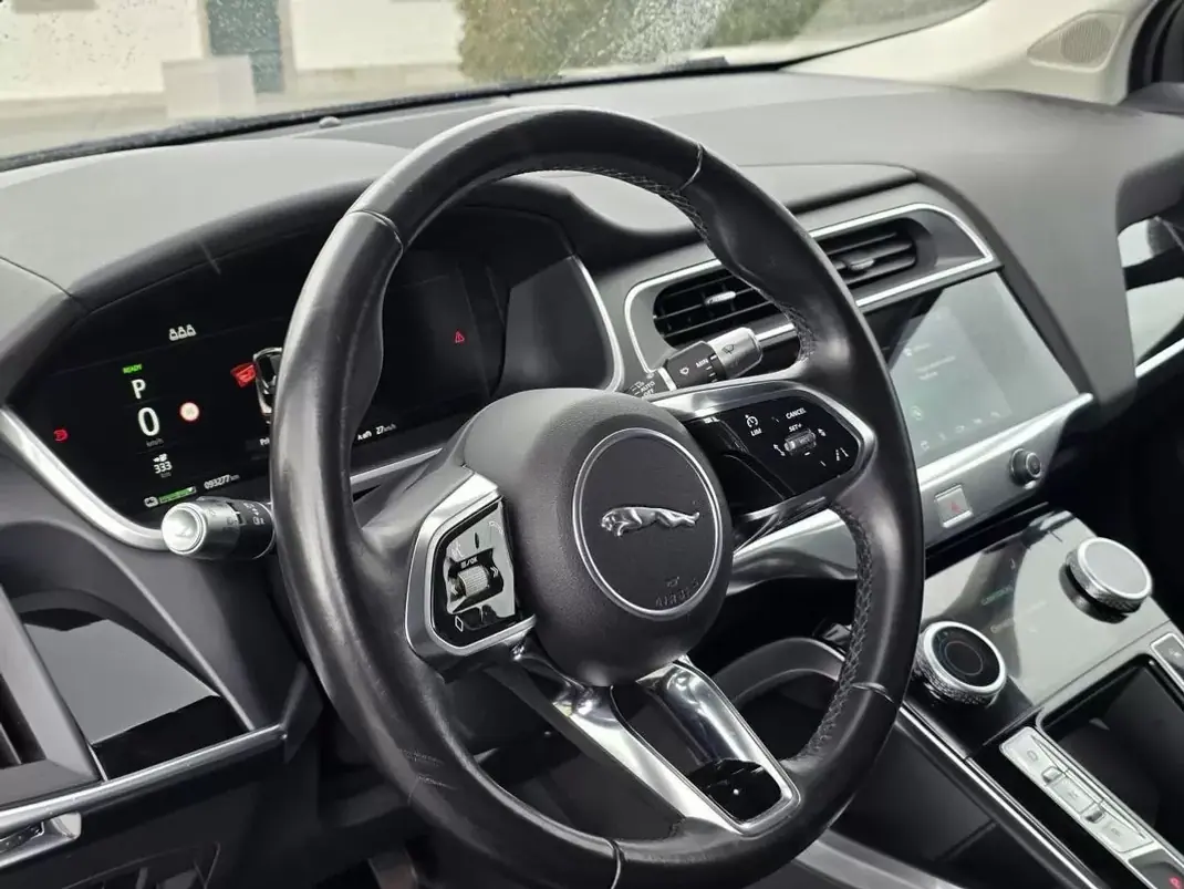 Jaguar I-Pace 2020 - 25999 EUR, 93000 km - AUTO.MOTO.pt - 93000km - foto 12 de 28