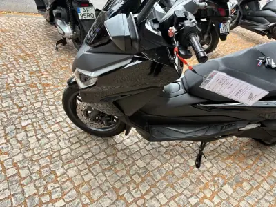 Honda Forza 2024 - 5650 EUR, 15234 km - AUTO.MOTO.pt - 15234km - foto 11 de 13