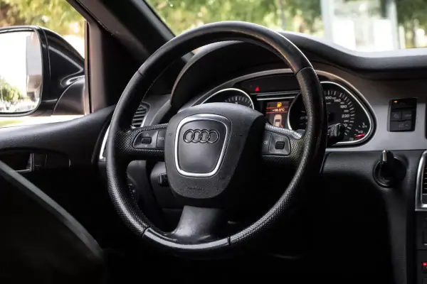 Audi Q7 2007 - 13790 EUR, 328646 km - AUTO.MOTO.pt - 328646km - foto 24 de 38