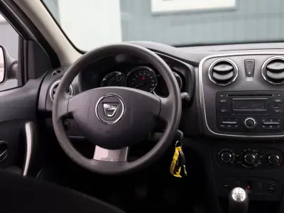Dacia Sandero 2014 - 7900 EUR, 170000 km - 170000km - foto 8 de 12