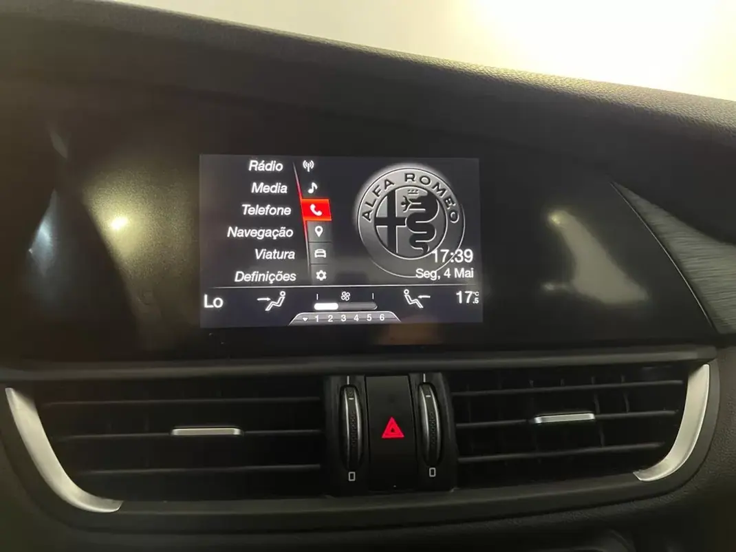 Alfa Romeo Giulia 2016 - 18500 EUR, 153000 km - AUTO.MOTO.pt - 153000km - foto 22 de 35