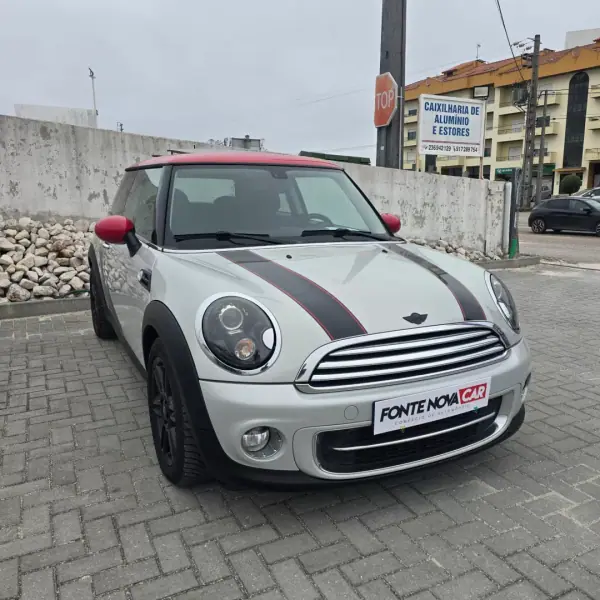 MINI 3 Portas 2011 - 11850 EUR, 158400 km - AUTO.MOTO.pt - 158400km - foto 2 de 24