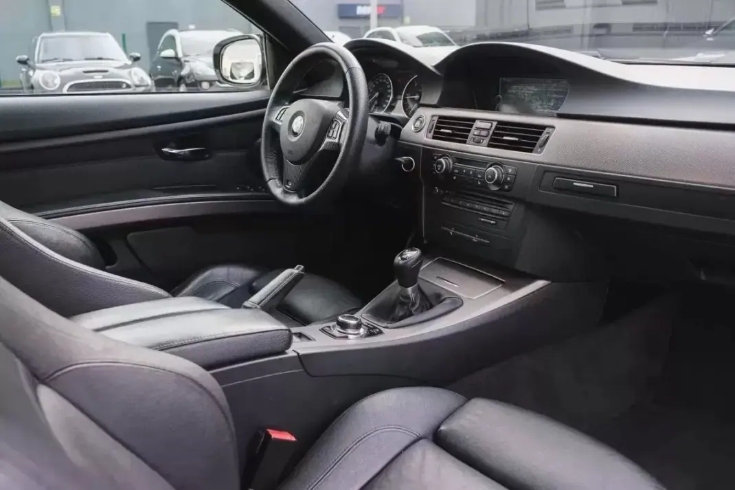 BMW 320 2016 - 18900 EUR, 230000 km - AUTO.MOTO.pt - 230000km - foto 15 de 28