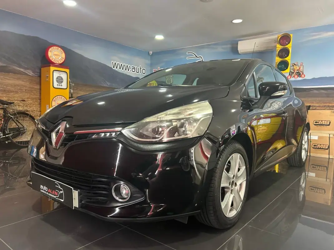Renault Clio 2016 - 10500 EUR, 161074 km - AUTO.MOTO.pt - 161074km - foto 3 de 17