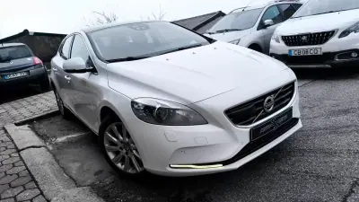 Volvo V40 2013 - 11400 EUR, 182000 km - AUTO.MOTO.pt - 182000km - foto 2 de 24