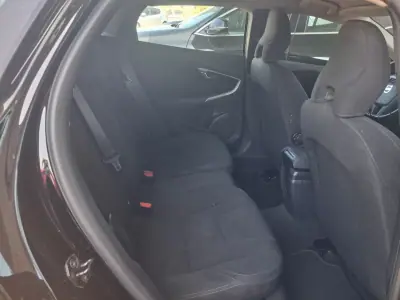 Volvo V40 2012 - 6900 EUR, 250000 km - AUTO.MOTO.pt - 250000km - foto 11 de 13