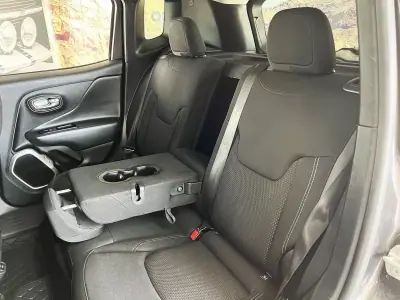 Jeep Renegade 2020 - 14800 EUR, 108465 km - AUTO.MOTO.pt - 108465km - foto 21 de 22
