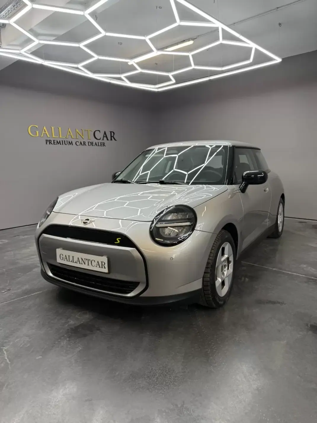 MINI Cooper S 2024 - 32800 EUR, 19100 km - AUTO.MOTO.pt - 19100km - foto 1 de 17
