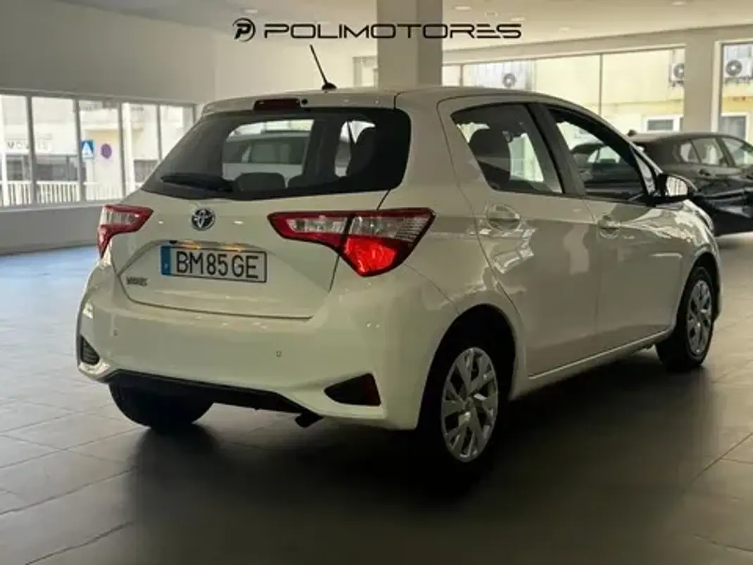 Toyota Yaris 2018 - 14750 EUR, 84619 km - 84619km - foto 4 de 17