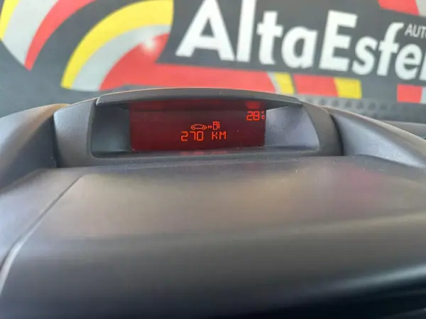 Peugeot Partner 2010 - 8900 EUR, 217259 km - AUTO.MOTO.pt - 217259km - foto 15 de 20