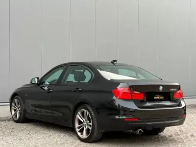 BMW 320 2012 — foto 4 de 13
