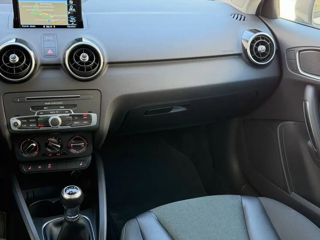 Audi A1 Sportback 2017 - 11900 EUR, 101200 km - 101200km - foto 6 de 20