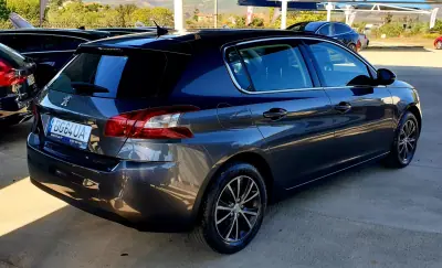 Peugeot 308 2016 - 10990 EUR, 162027 km - AUTO.MOTO.pt - 162027km - foto 5 de 43