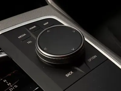 BMW 320 2023 - 31990 EUR, 75900 km - AUTO.MOTO.pt - 75900km - foto 29 de 36