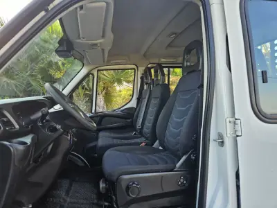 Iveco 2017 - 23750 EUR, 240000 km - AUTO.MOTO.pt - 240000km - foto 6 de 10