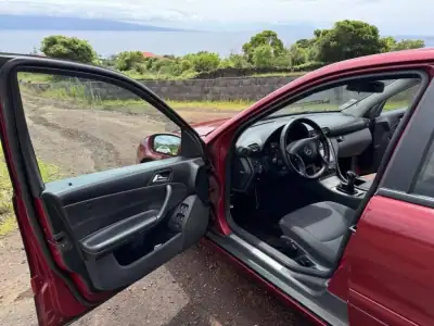 Mercedes-Benz C 200 2001 - 4750 EUR, 212716 km - AUTO.MOTO.pt - 212716km - foto 5 de 7