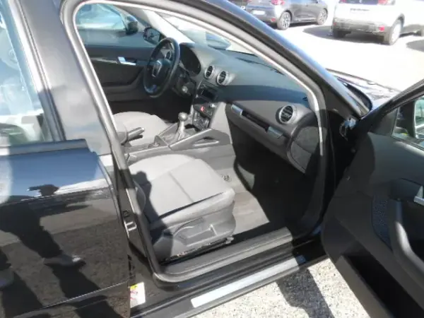 Audi A3 Sportback 2007 - 8900 EUR, 280183 km - AUTO.MOTO.pt - 280183km - foto 8 de 12