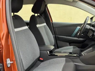 Citroën e-C4 2021 - 16990 EUR, 56000 km - AUTO.MOTO.pt - 56000km - foto 12 de 13