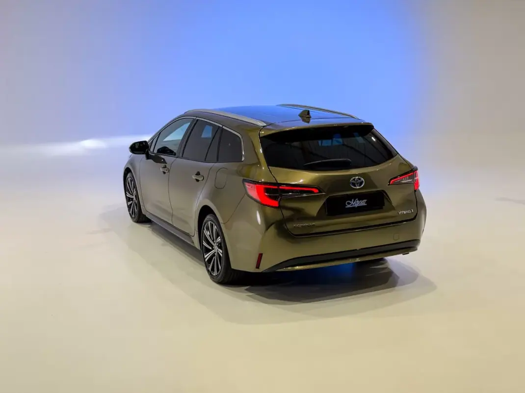 Toyota Corolla Touring Sports 2022 - 20950 EUR, 145000 km - 145000km - foto 26 de 35