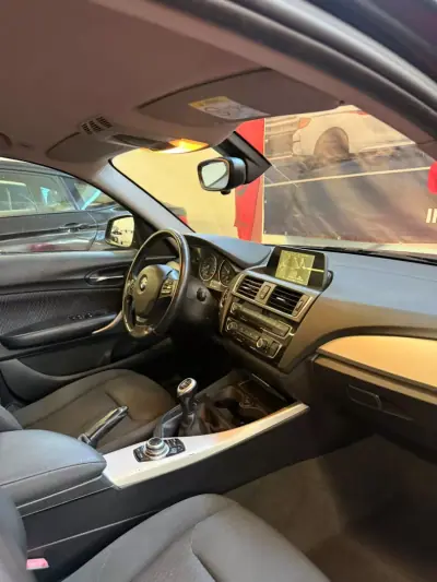 BMW 114 2017 — foto 6 de 8