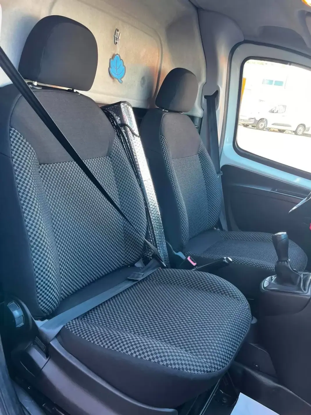 Fiat Fiorino 2019 - 8500 EUR, 173290 km - 173290km - foto 10 de 15