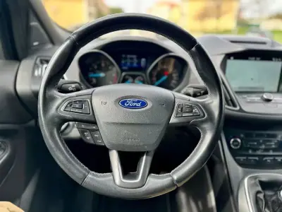 Ford Kuga 2017 - 16490 EUR, 75000 km - AUTO.MOTO.pt - 75000km - foto 47 de 60
