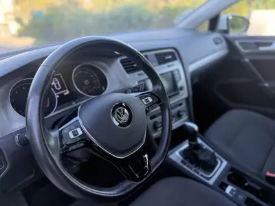Volkswagen Golf 2017 - 15499 EUR, 60000 km - AUTO.MOTO.pt - 60000km - foto 9 de 12