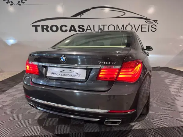BMW 740 2014 - 21900 EUR, 306500 km - AUTO.MOTO.pt - 306500km - foto 11 de 55