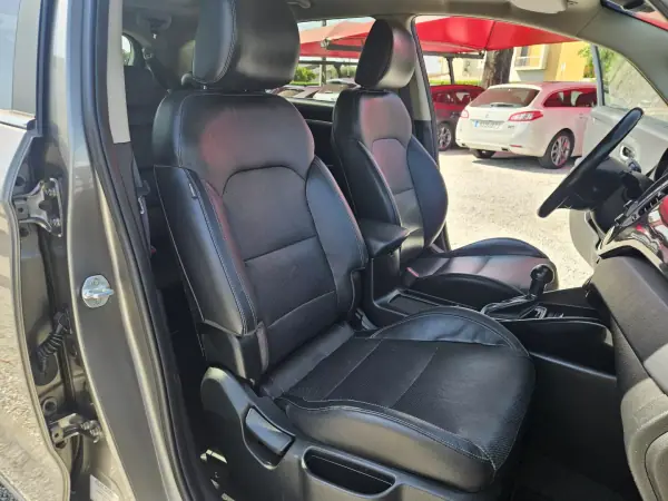 Kia Carens 2018 - 17700 EUR, 104900 km - AUTO.MOTO.pt - 104900km - foto 14 de 52