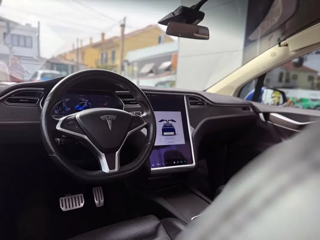 Tesla Model X 2017 - 38900 EUR, 49854 km - AUTO.MOTO.pt - 49854km - foto 13 de 14