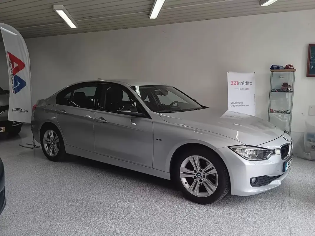 BMW 320 2014 - 15500 EUR, 265000 km - AUTO.MOTO.pt - 265000km - foto 1 de 20