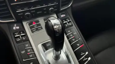Porsche Panamera 2014 - 45990 EUR, 157000 km - AUTO.MOTO.pt - 157000km - foto 23 de 37