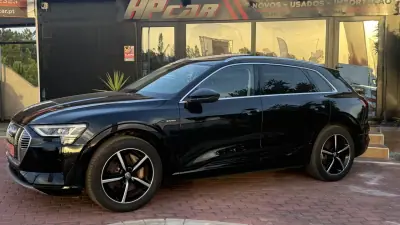 Audi e-tron 2019 - 27990 EUR, 99000 km - AUTO.MOTO.pt - 99000km - foto 31 de 33