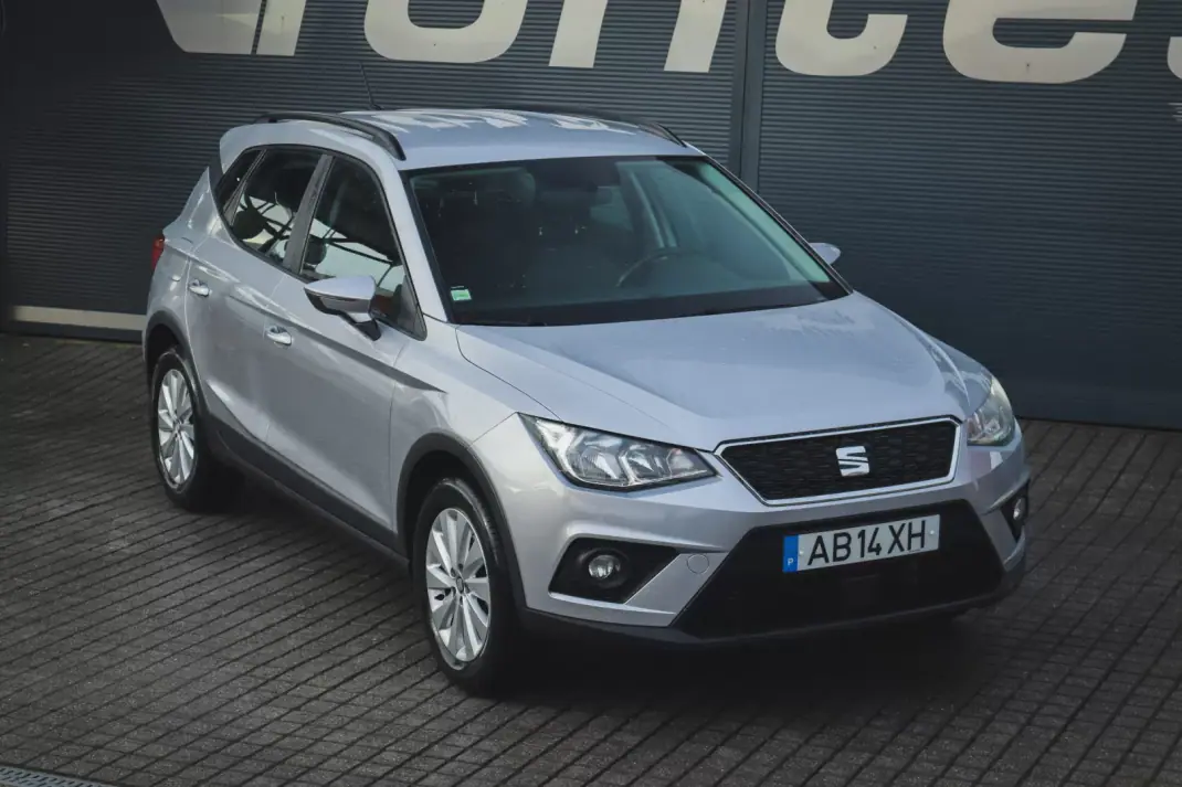 SEAT Arona 2020 - 14980 EUR, 62250 km - AUTO.MOTO.pt - 62250km - foto 1 de 30