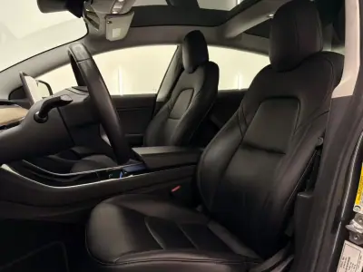 Tesla Model 3 2019 - 24500 EUR, 118000 km - AUTO.MOTO.pt - 118000km - foto 18 de 19