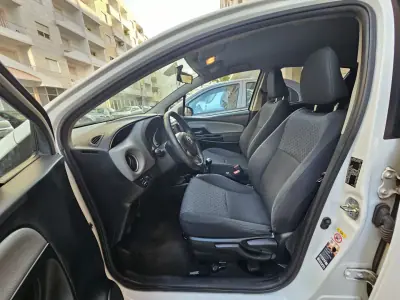 Toyota Yaris 2015 - 9900 EUR, 135279 km - 135279km - foto 4 de 12