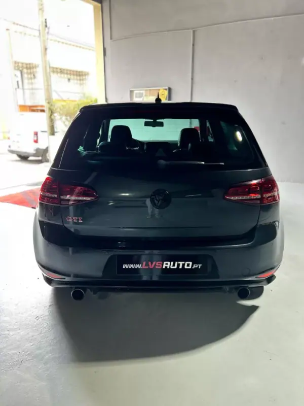 Volkswagen Golf 2014 - 20000 EUR, 187000 km - AUTO.MOTO.pt - 187000km - foto 4 de 33