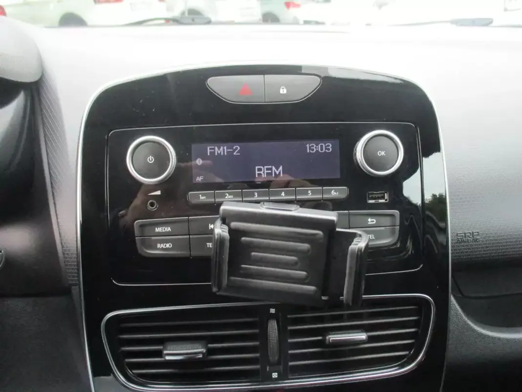 Renault Clio 2017 - 11990 EUR, 81000 km - 81000km - foto 12 de 24