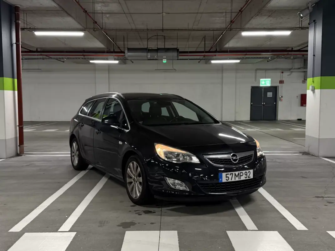 Opel Astra 2012 - 5000 EUR, 205000 km - AUTO.MOTO.pt - 205000km - foto 1 de 10