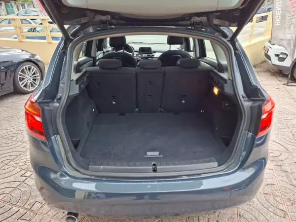 BMW 218 2014 - 8500 EUR, 490000 km - AUTO.MOTO.pt - 490000km - foto 32 de 33